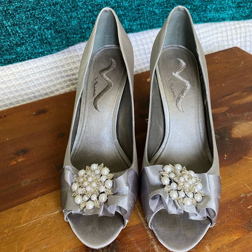 Nina size 10M peep toe heels.